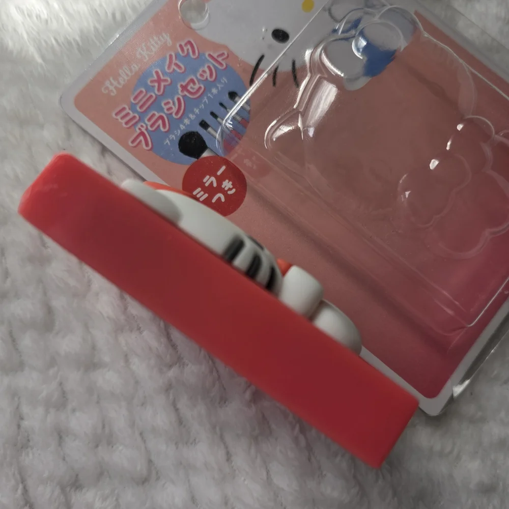 Hello Kitty Pink and White Brush Set